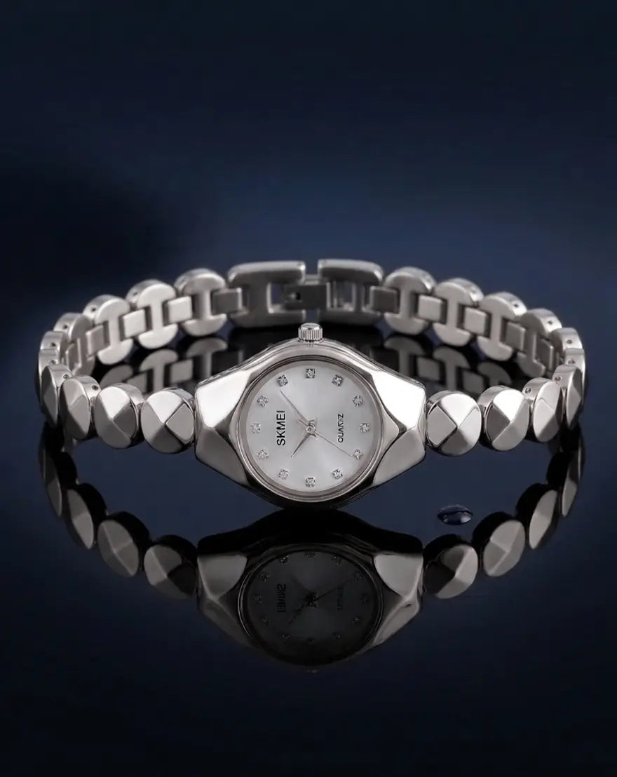 Women's Slim And Classy Dial For A Feminine Look Watch 1 silver watch